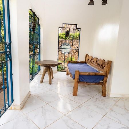 Queens Chateau Boutique Villa Diani Beach Eksteriør billede